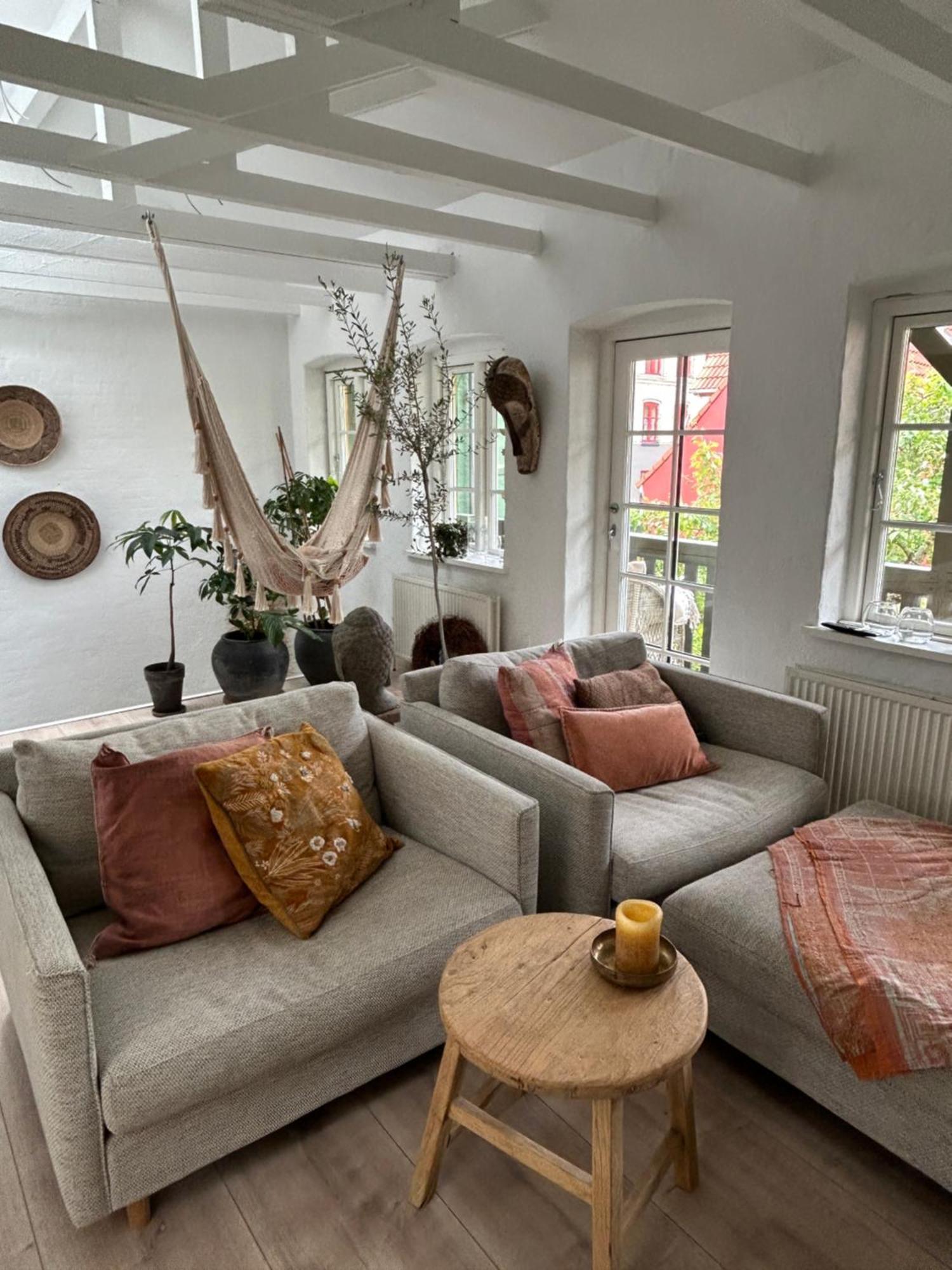Vidunderligt Hus Med Gardhave - Midt I Centrum Aalborg Ngoại thất bức ảnh